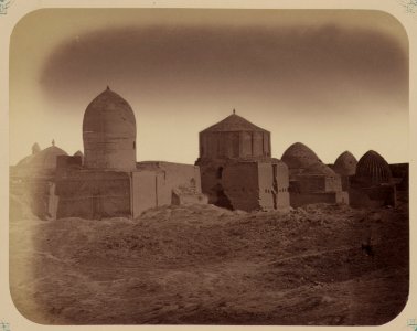Samarkandskiia drevnosti. Grobnitsa sviatago Kussama (sic) ibni Abassa (Shakh-Zinde) i mavzolei pri nei. Obshchii vid s sievero-zapada LCCN97501366