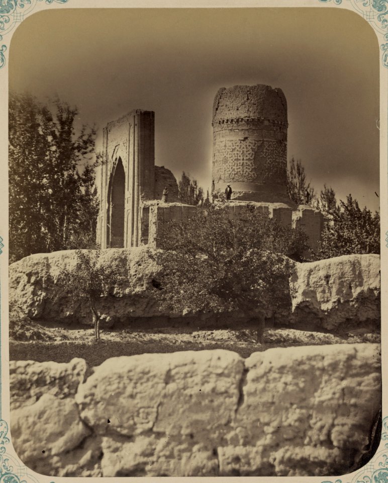Samarkandskiia drevnosti. Ishrat khane. Razvaliny lietniago dvortsa Tamerlana. Bokovoi fasad (iuzhnyi) LCCN2007683406