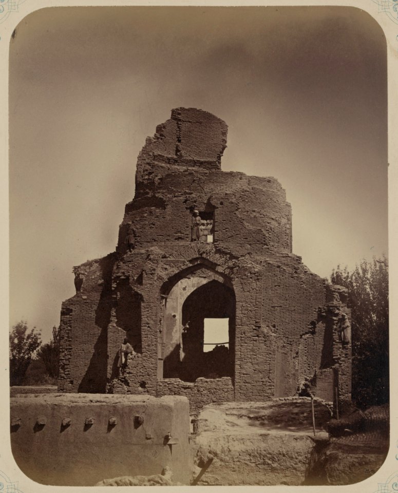 Samarkandskiia drevnosti. Mavzolei (Guri) Bibi-Khanym. Obshchii vid mavzoleia LCCN2007682740