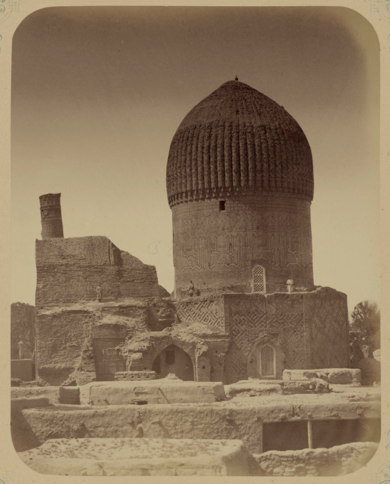 Samarkandskiia drevnosti. Mavzolei Emira Timura-Kuragana. Vid iuzhnago fasada mavzoleia LCCN2007683370