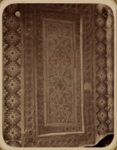 Samarkandskiia drevnosti. Grobnitsa sviatago Kussama ibni Abassa (Shakh-Zinde) i mavzolei pri nem (sic). Mavzolei Emira Abu-Tengi. Otdielka shchek nishi (verkh) LCCN2007683690