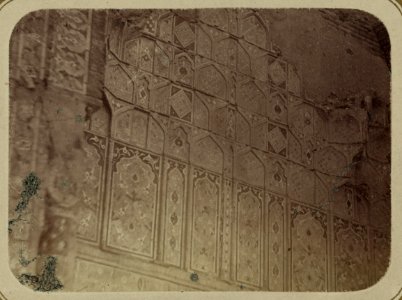 Samarkandskiia drevnosti. Mavzolei Emira Timura Kuragana (Guremir (sic)). Ukrasheniia v glavnoi vkhodnoi nishie LCCN2007683384
