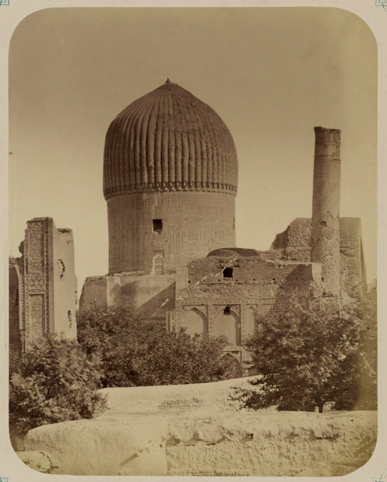Samarkandskiia drevnosti. Mavzolei Emira Timura Kuragana. Vid vostochnago fasada mavzoleia LCCN2007683368