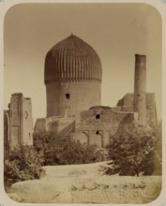 Samarkandskiia drevnosti. Mavzolei Emira Timura Kuragana. Vid vostochnago fasada mavzoleia LCCN2007683368