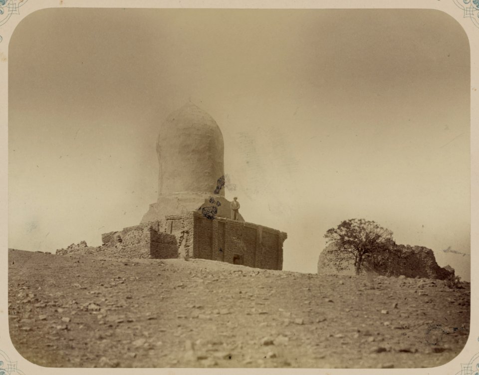 Samarkandskiia drevnosti. Mazar Chopan-Ata. Obshchii vid s iuga zapada LCCN2007683436