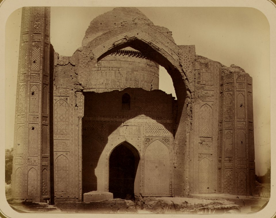Samarkandskiia drevnosti. Medrese Bibi-Khanym. Sobornaia mechet' (mecheti dzhami.) Vid glavnago fasada LCCN2008676196