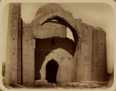 Samarkandskiia drevnosti. Medrese Bibi-Khanym. Sobornaia mechet' (mecheti dzhami.) Vid glavnago fasada LCCN2008676196