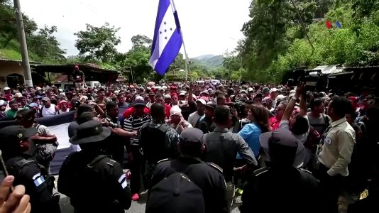 Salvadoreños en la caravana de migrantes rumbo a Estados Unidos