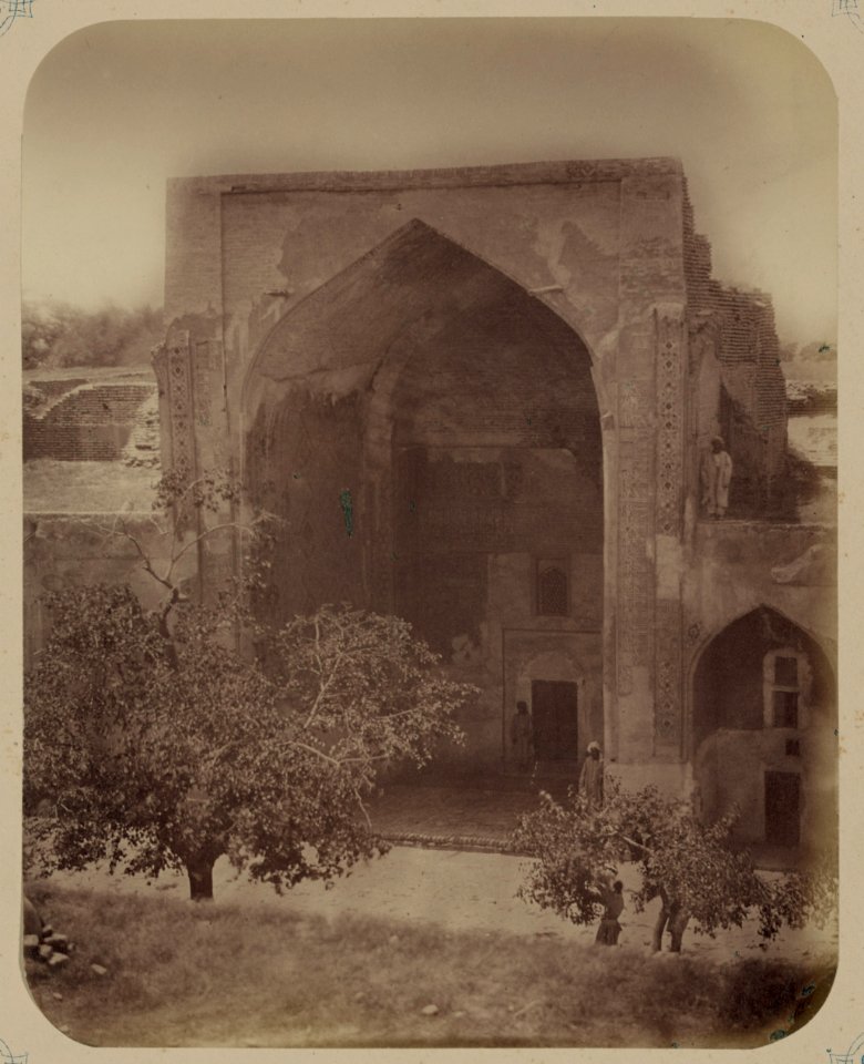 Samarkandskiia drevnosti. Medresse (sic) Ulug-Bek. Vkhod v sobornuiu mechet' LCCN2007683355