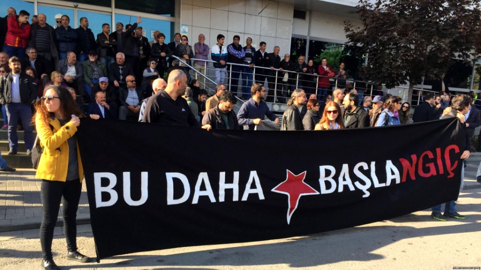 Saltanata Teslim Olmayacağız (1)