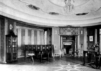 Salón de baile con estuco y chimenea bella época dresde
