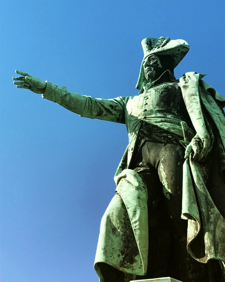 Monument dessau bronze