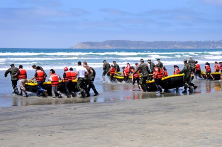 San Diego Students Train With Navy SEALs 140510-N-KB563-234 photo