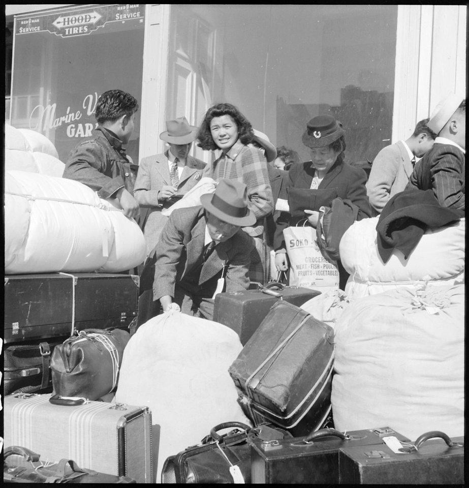 San Francisco, California. Evacuees of Japanese descent among a contingent of 664, first to be remov . . . - NARA - 536417