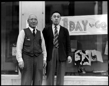 San Francisco, California. Dave Tatsuno and his father, merchants of Japanese ancestry in San Frans . . . - NARA - 537769
