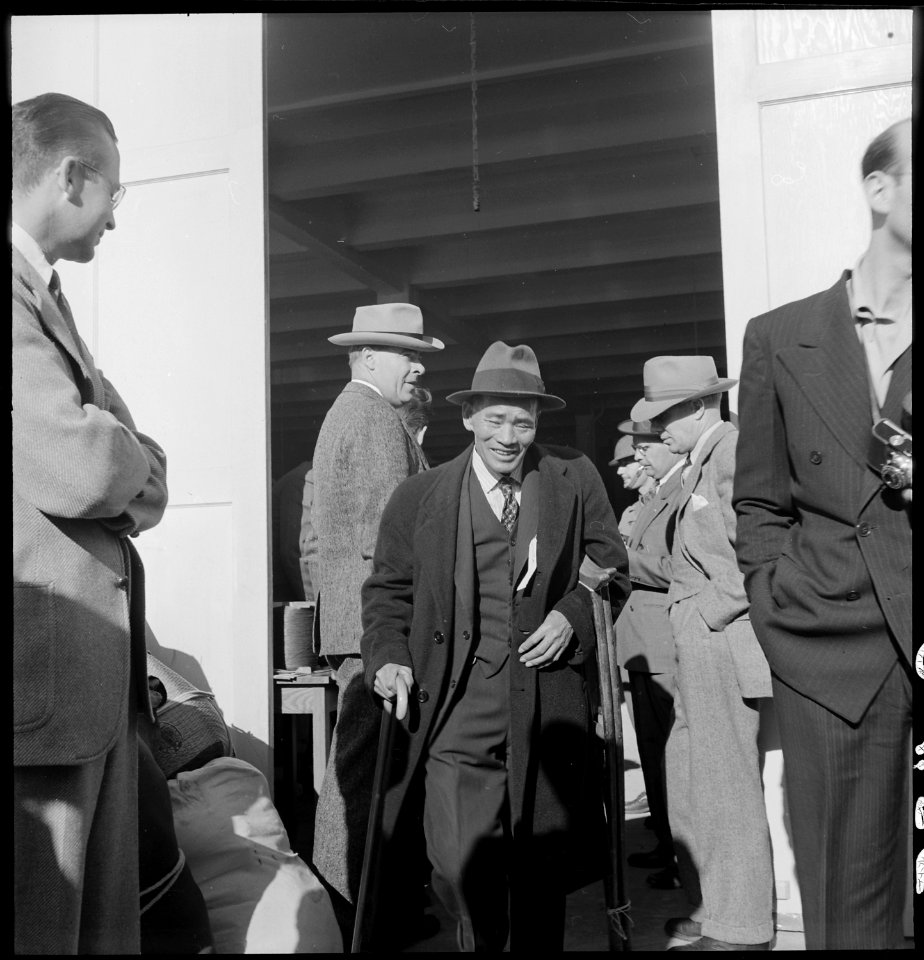 San Francisco, California. This evacuee of Japanese ancestry has been checked by officials and is a . . . - NARA - 537755
