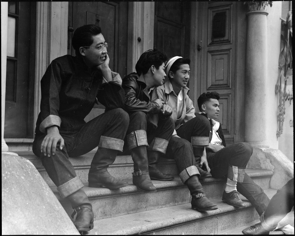 San Francisco, California. High School boys look over Buchanan Street scene, prior to evacuation of . . . - NARA - 537603