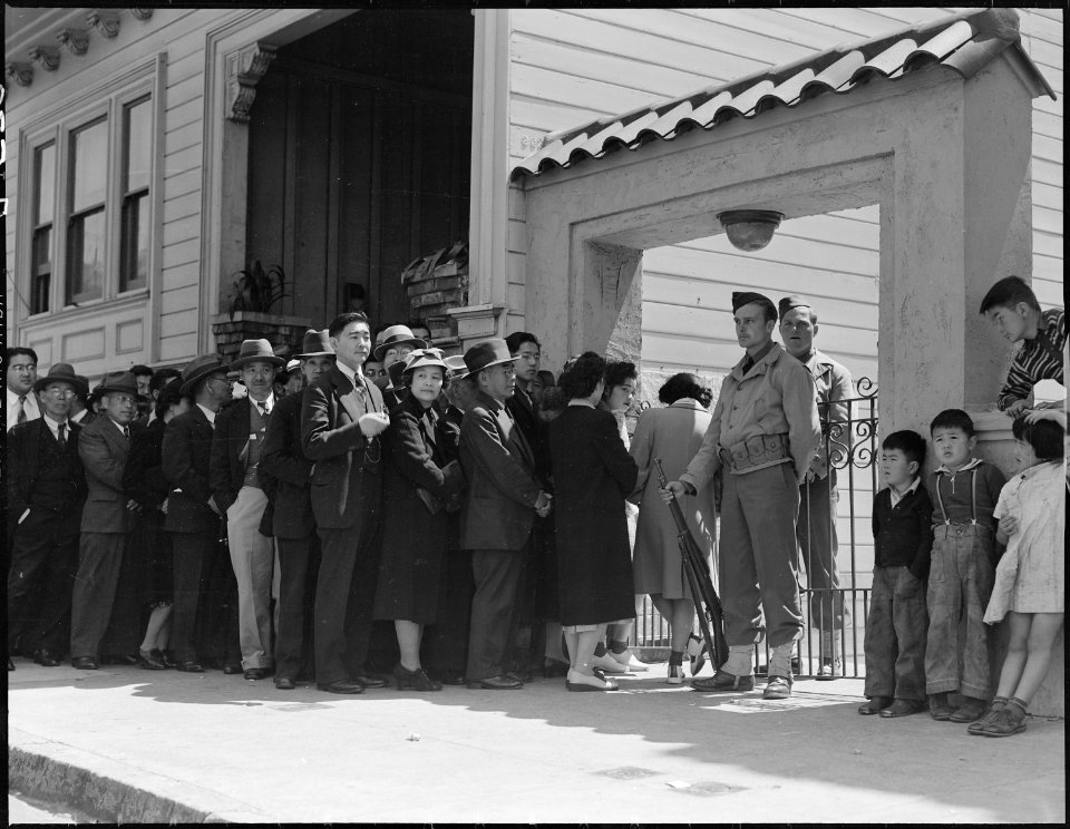 San Francisco, California. Japanese family heads and persond living alone, form a line outside Civi . . . - NARA - 536422