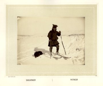 Same i kofte på skitur med hund - Norsk folkemuseum - NF.15006-044