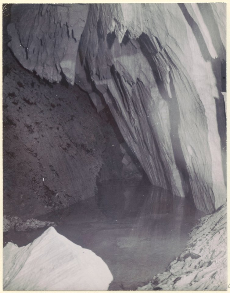 San Pedros grotta. Ant., 3. kamaren, vattengölen. Utforskad af D. B. febr. 1904. Sorata, Sydamerika - SMVK - 0249.d.0009