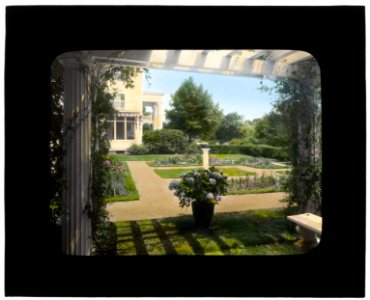 Samuel Knopf house, Lawrence, New York. View from pergola LCCN2008675733