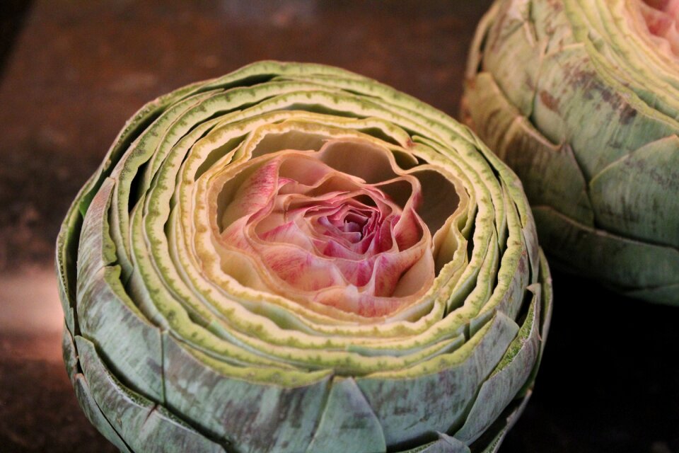 Desktop cooking artichoke
