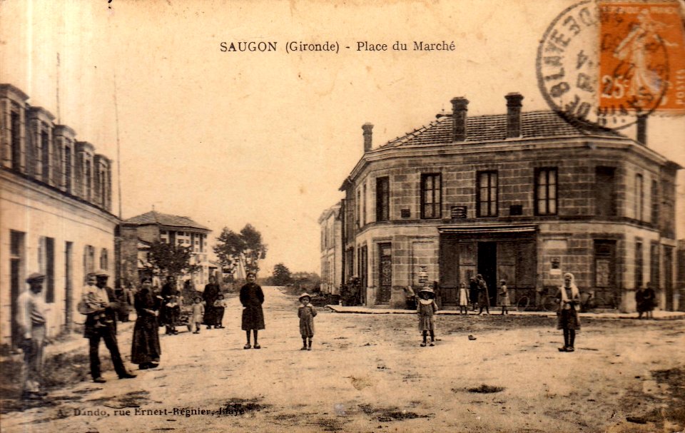 Saugon - Place du marché