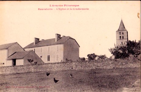 Sauveterre - église et Gendarmerie