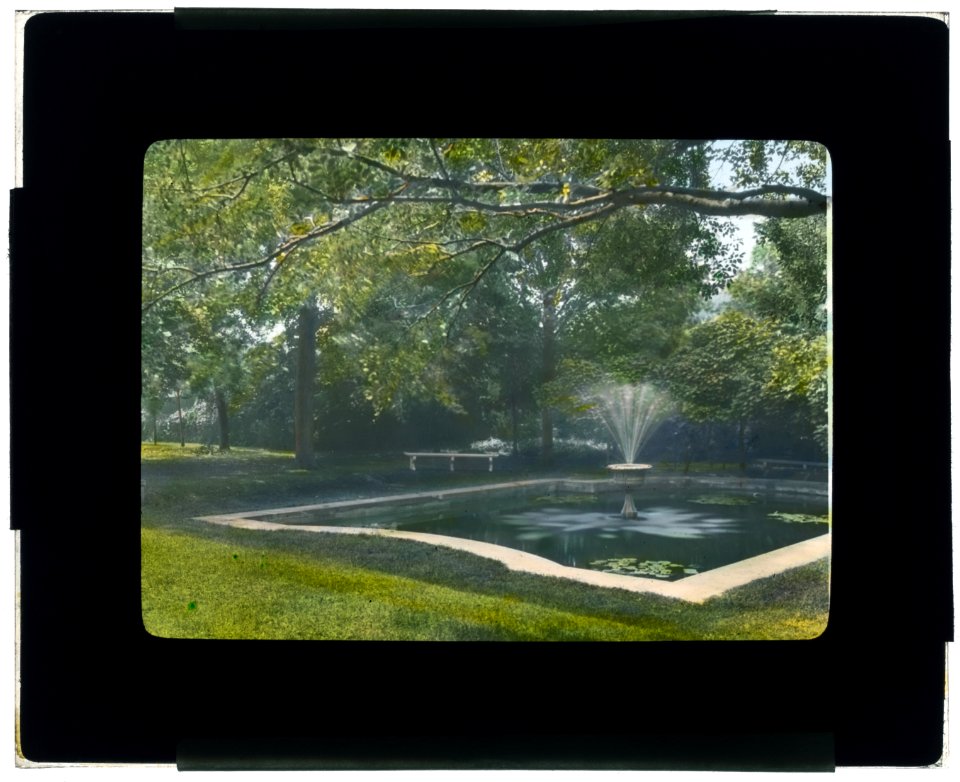 Samuel Longstreth Parrish Art Museum, 25 Jobs Lane, Southampton, New York. Fountain LCCN2008675718