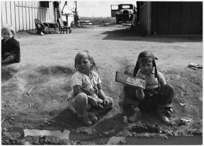 San Joaquin Valley, California. Children of migrant agricultural workers. - NARA - 521811 photo