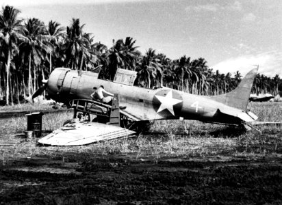 SBD-4 VMSB-233 used as spares o Guadalcanal 1943