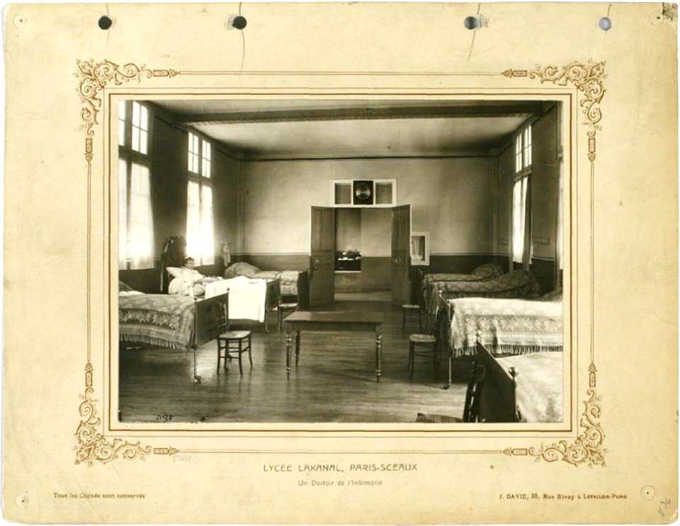 Sceaux, lycée Lakanal, infirmerie (J David)