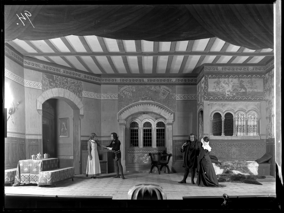Scene from Greven av Antwerpen at Svenska teatern 1905 - SMV - SvT008