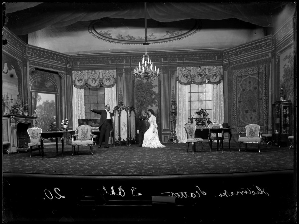 Scene from Historiska slottet at Dramaten 1902 - SMV - DrT008