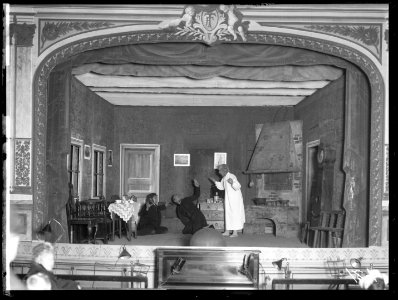 Scene from Släkten ä värst at Folkteatern 1903 - SMV - FT006