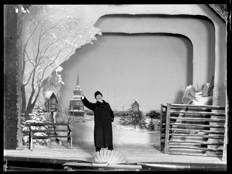 Scene from the revue Gubben i Renberget at Södra teatern 1904 - SMV - ST003