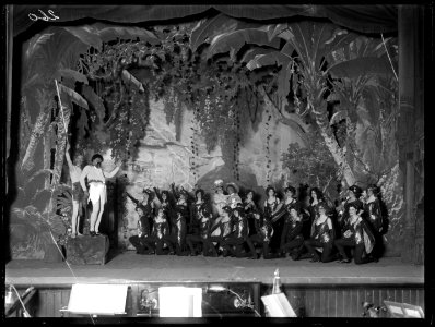 Scene from the revue Revbenet at Kristallsalongen 1909 - SMV - K021