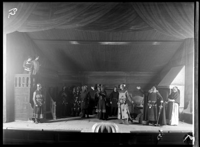 Scene from Bröllopet på Ulfåsa at Svenska teatern 1905 - SMV - SvT018