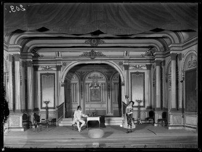 Scene from Både hjärta och hand at Östermalmsteatern 1905 - SMV - ÖT014