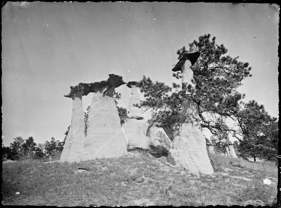 Scene in Monument Park, north of Colorado Springs. El Paso County, Colorado. - NARA - 516954