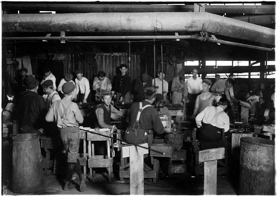 Scene in More-Jonas Glass Co. Small snapper up boy facing the camera is Harry Simpkins. Small carry-in-boy,  with... - NARA - 523232