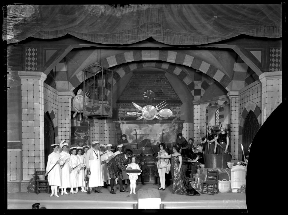 Scene from Tummeliten at Östermalmsteatern 1904 - SMV - ÖT004
