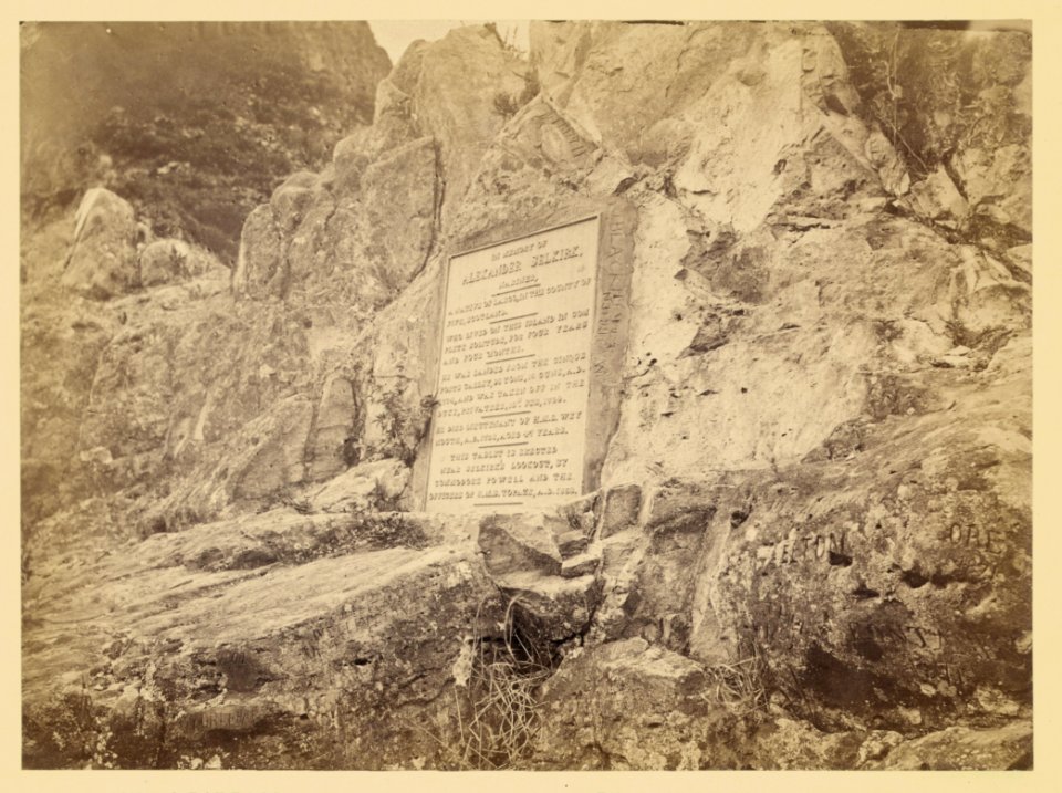 Scene of the story of Robinson Crusoe. Tablet erected by the English Navy in memory of Alexander Selkirk LCCN2006687055