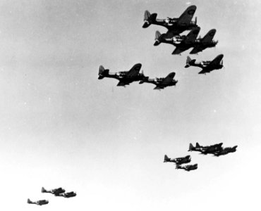SBD VB-4 formation 1943