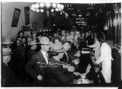 Scenes of open gambling in Reno, Nevada casinos- looking down crowded bar LCCN2003677181