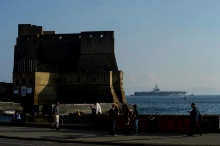 Scheduled port visit 131030-N-TW634-007