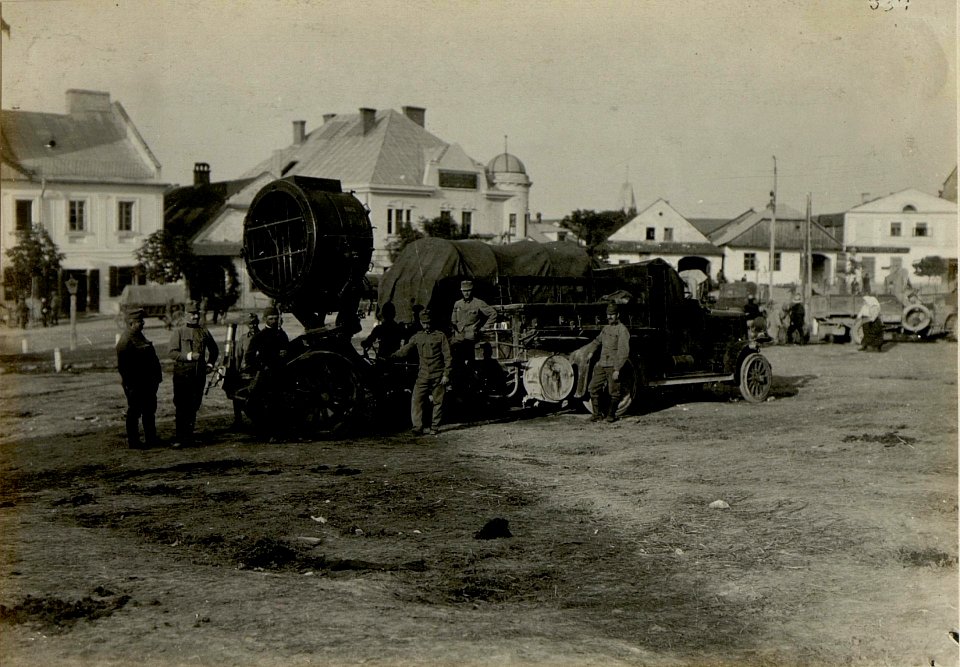 Scheinwerfer am Ringplatz von Podhajce (BildID 15524803)