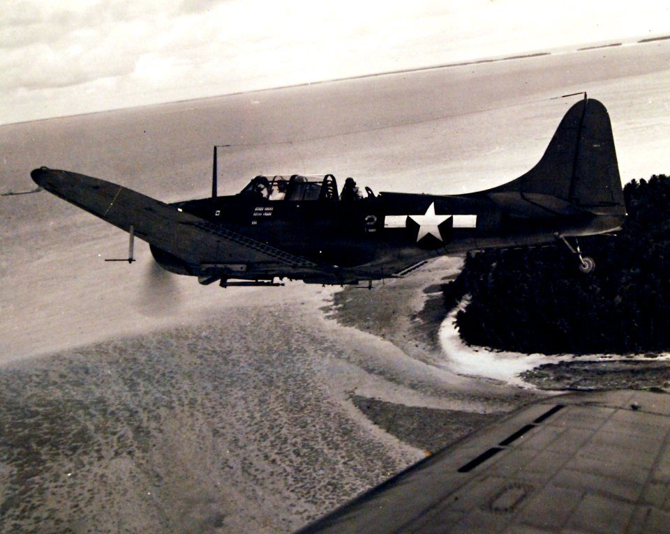 SBD-5, Majuro, 1944