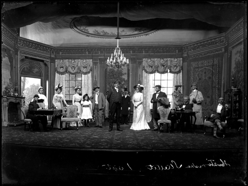 Scene from Historiska slottet at Dramaten 1902 - SMV - DrT007