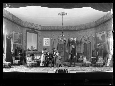 Scene from Ett samvetsäktenskap at Svenska teatern 1905 - SMV - SvT025